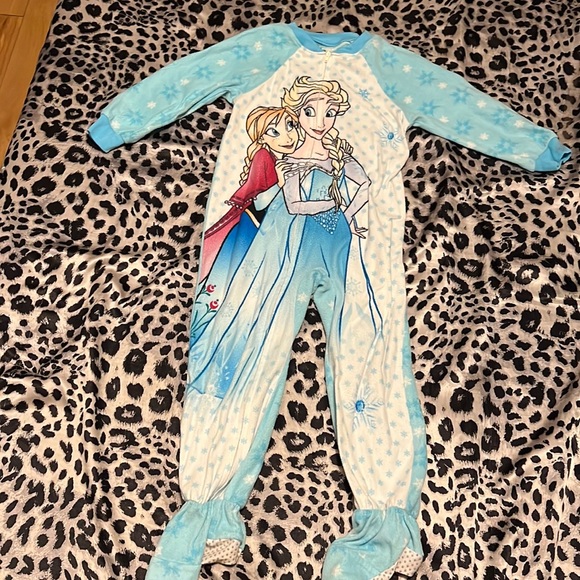 Disney Other - 🆑FINAL PRICE‼️ Disney Frozen girls size 4T footed zip up one piece pajamas